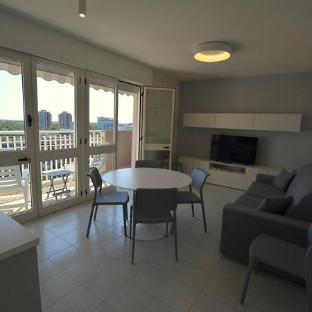 Lignano Pineta With Sea View Apartment ลินญาโน ซับเบียโดโร ภายนอก รูปภาพ