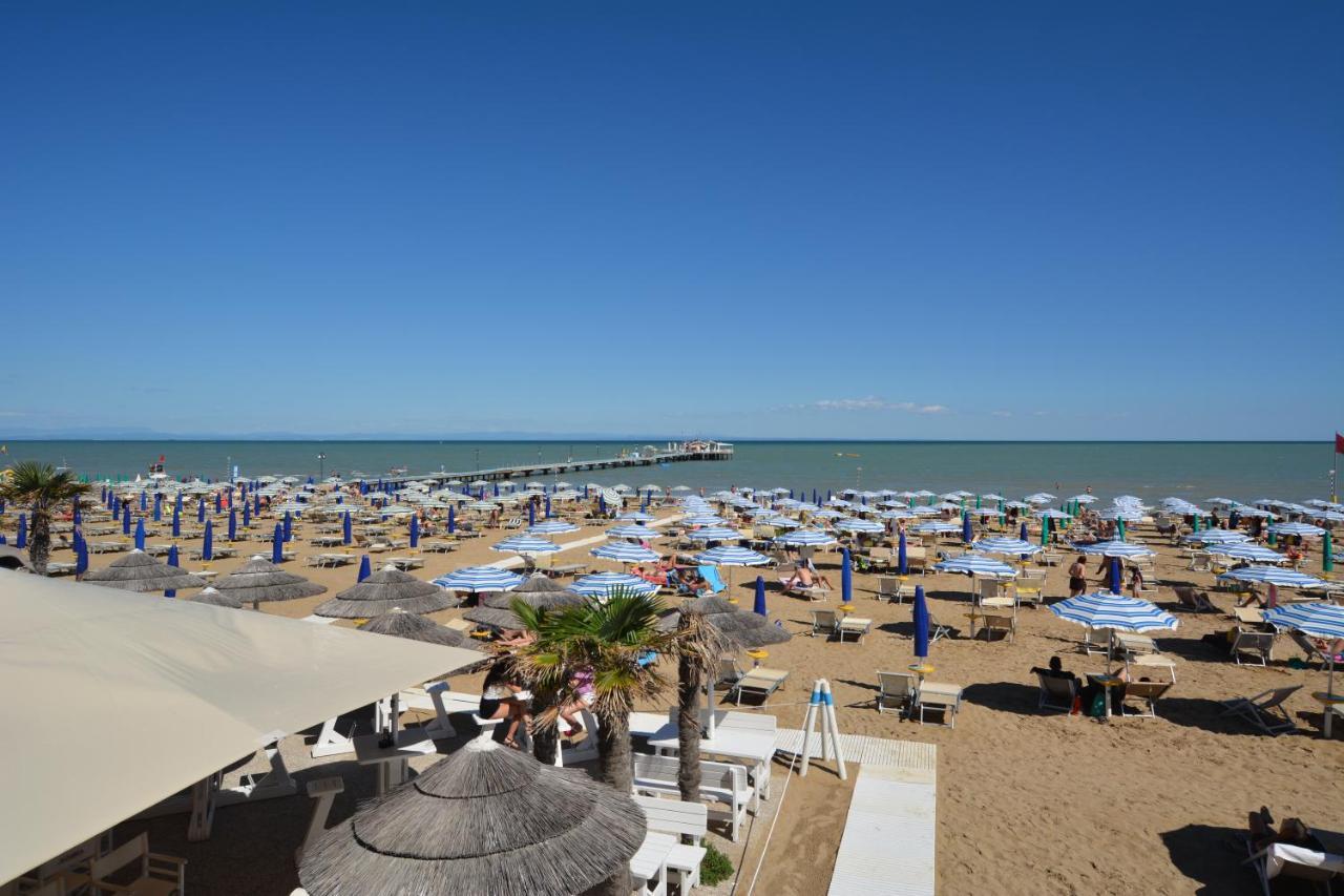 Lignano Pineta With Sea View Apartment ลินญาโน ซับเบียโดโร ภายนอก รูปภาพ