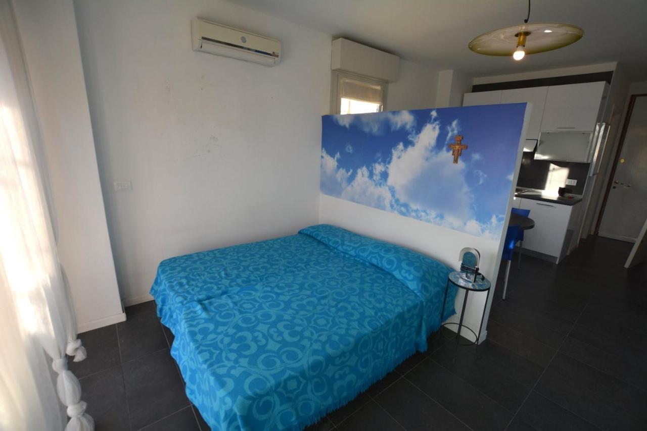 Lignano Pineta With Sea View Apartment ลินญาโน ซับเบียโดโร ภายนอก รูปภาพ